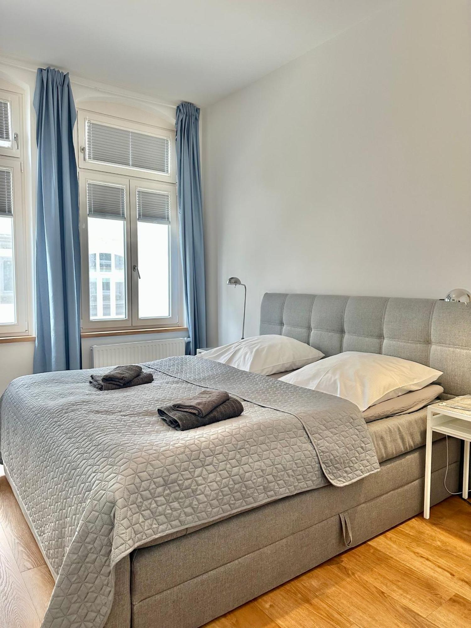 Apartment Modernes City-apartment Mit Blick In Den Park Und 2 Baeder H9