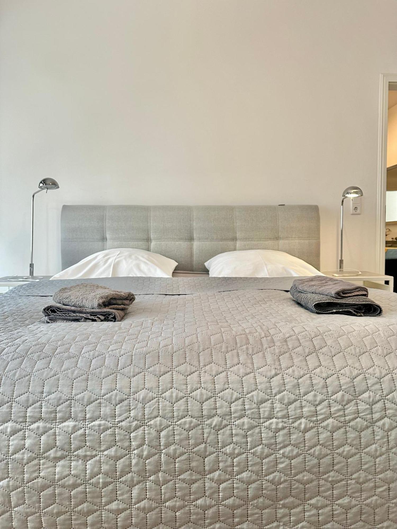Apartment Modernes City-apartment Mit Blick In Den Park Und 2 Baeder H9 Oldenburg