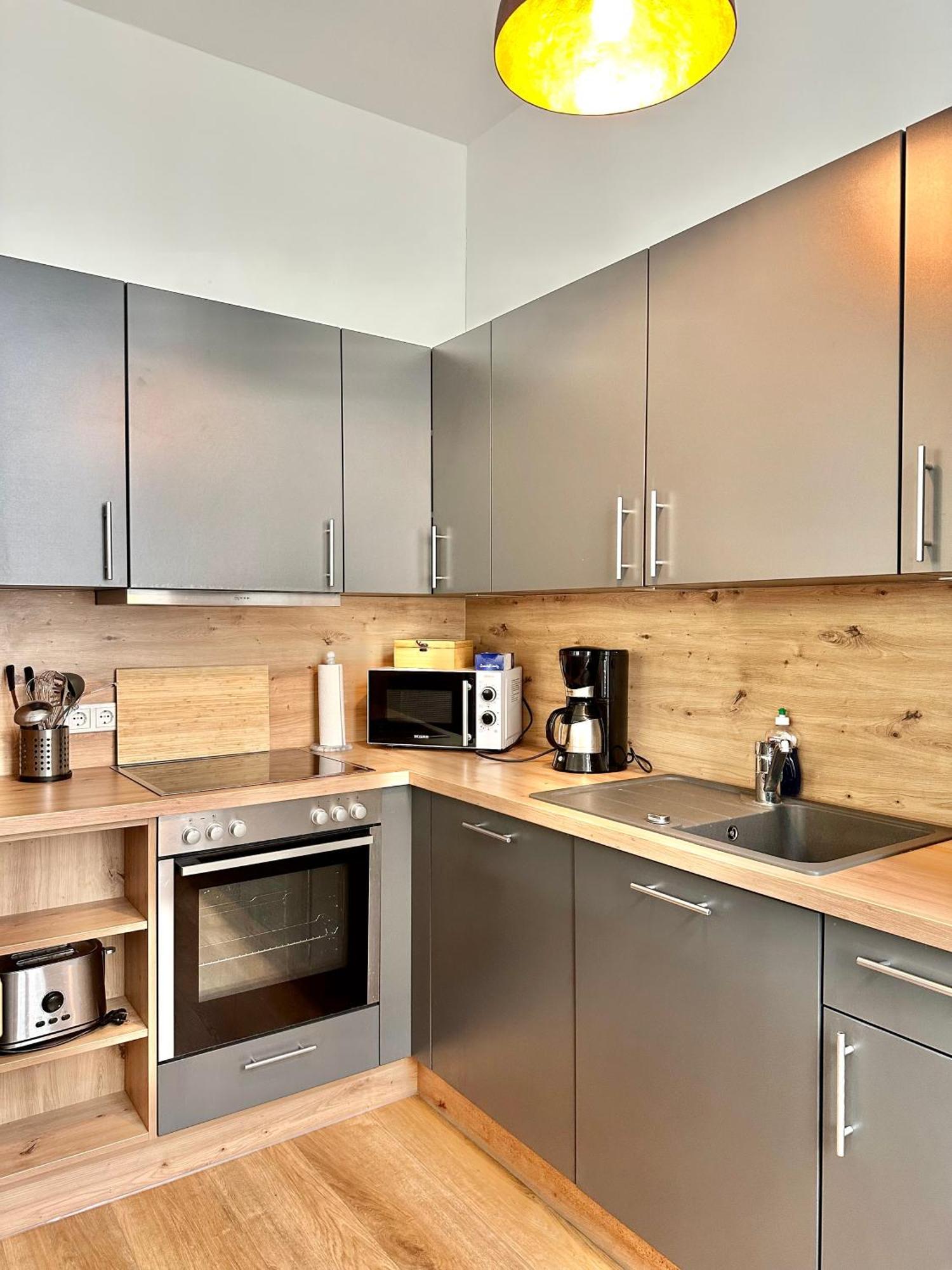 Apartment Modernes City-apartment Mit Blick In Den Park Und 2 Baeder H9