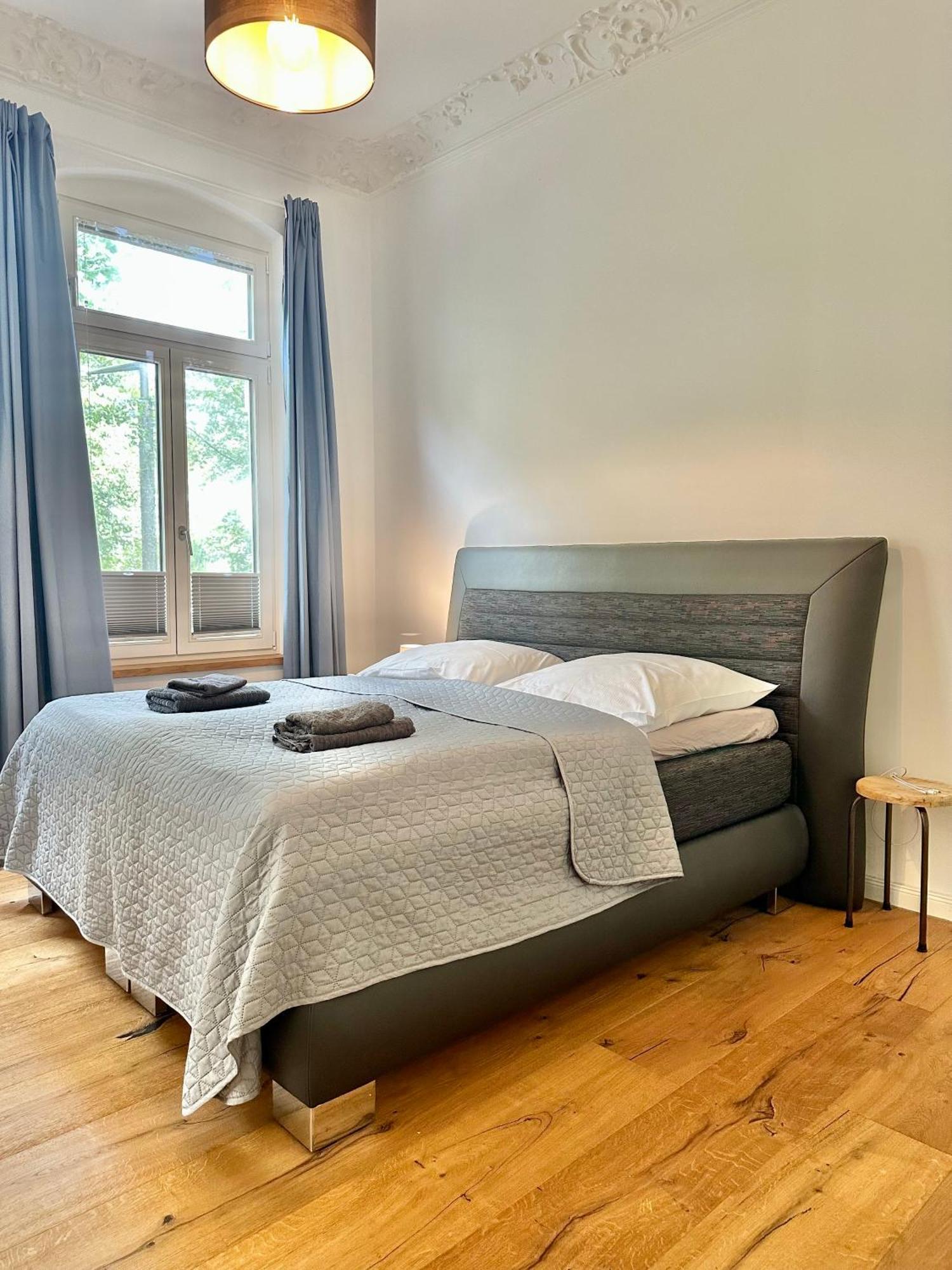 Modernes City-apartment Mit Blick In Den Park Und 2 Baeder H9 Apartment Oldenburg