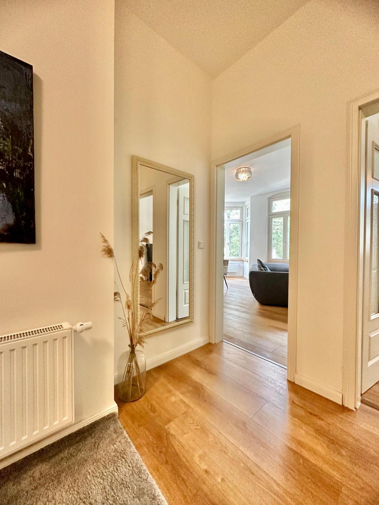 Modernes City-apartment Mit Blick In Den Park Und 2 Baeder H9
