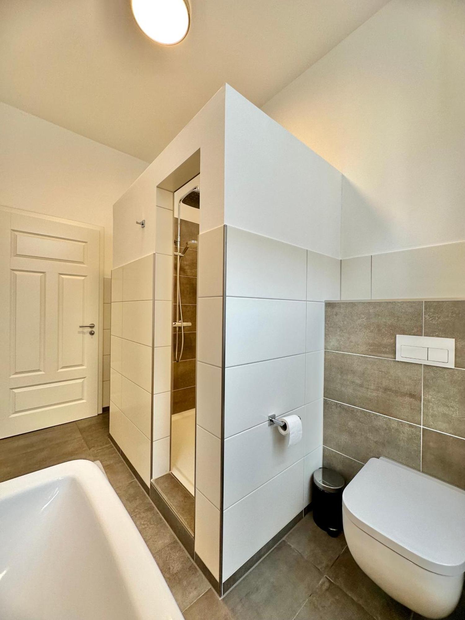 Modernes City-apartment Mit Blick In Den Park Und 2 Baeder H9 Apartment Oldenburg