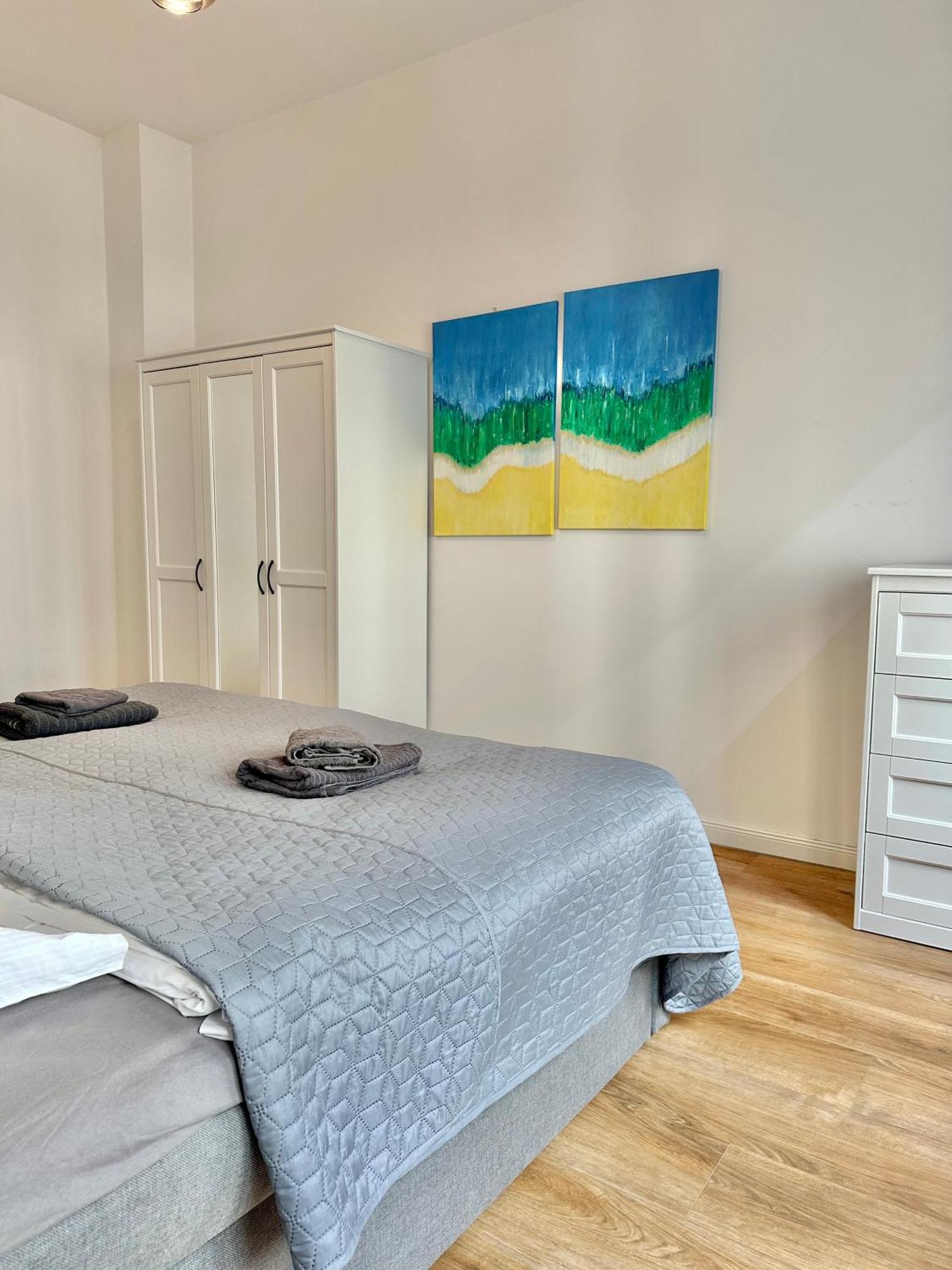 Modernes City-apartment Mit Blick In Den Park Und 2 Baeder H9 Apartment Oldenburg