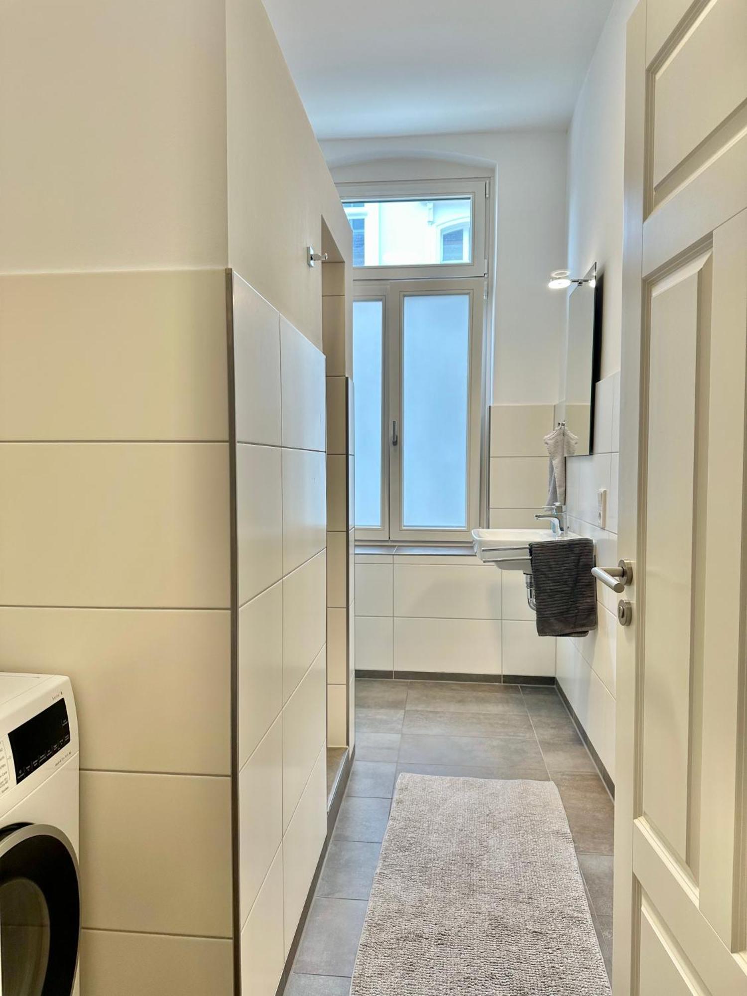Modernes City-apartment Mit Blick In Den Park Und 2 Baeder H9 Apartment *